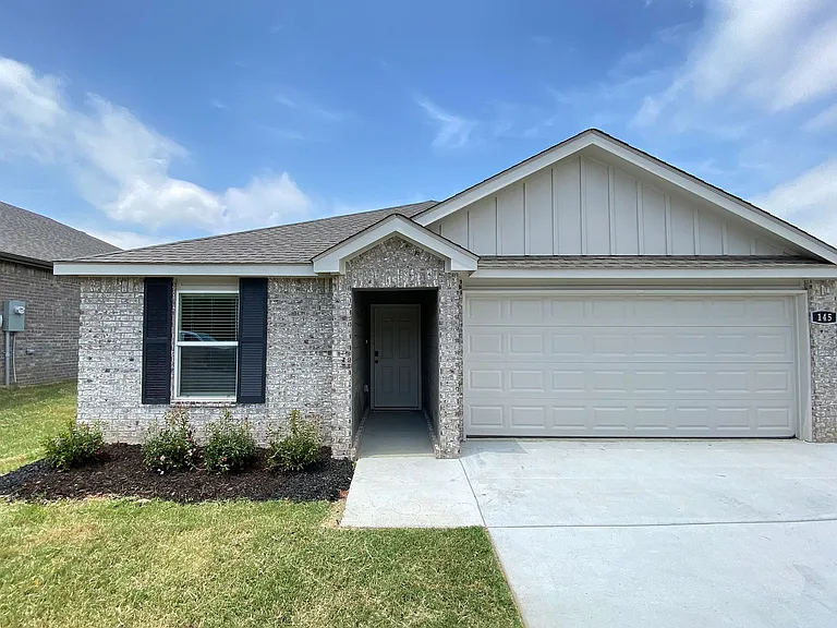 145 Stone Canyon Dr — Photo 1