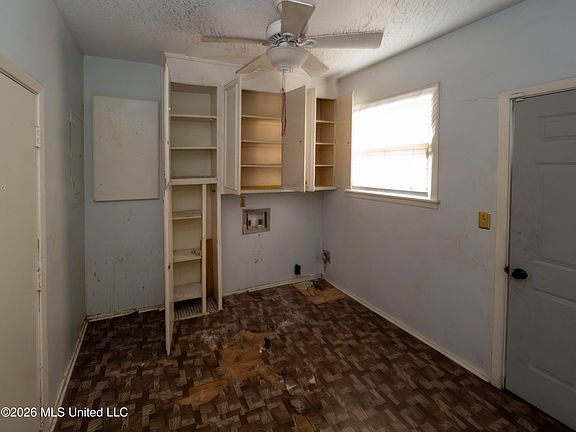 5th image of 4521 Ridgewood Rd