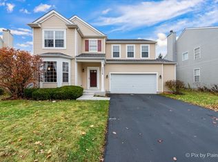 2028 Woodside Dr, Woodstock, IL 60098