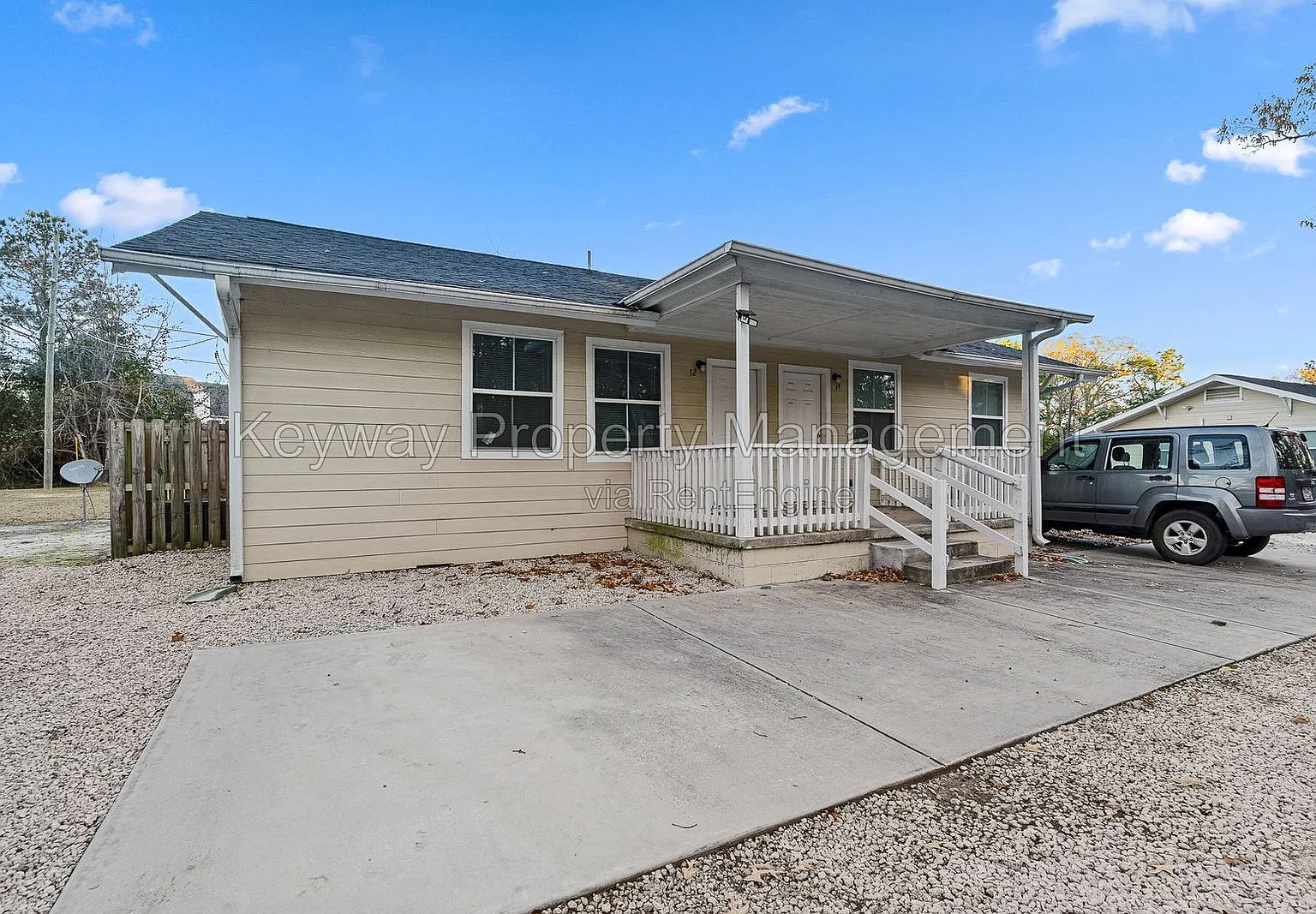 2 bed, 1.0 bath, 690 sqft, $985 — Photo 1