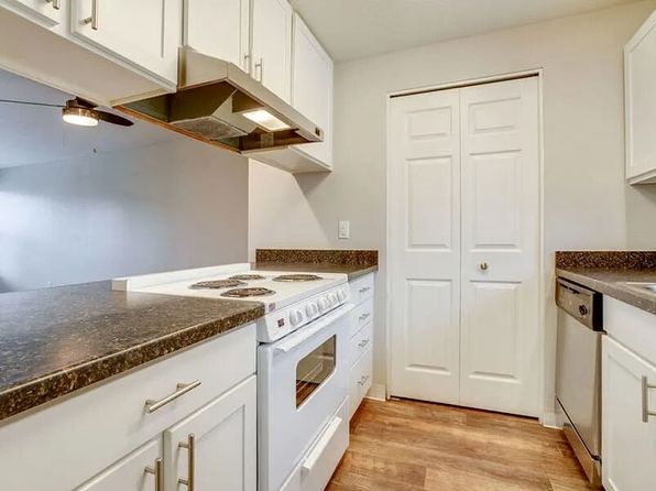 700 SE 5th Ave #L106