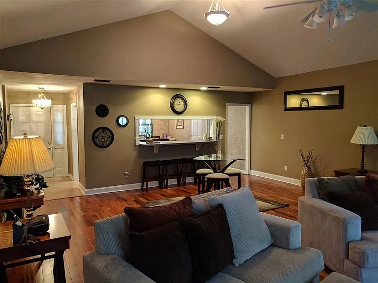 3711 Longchamp Cir — Photo 9