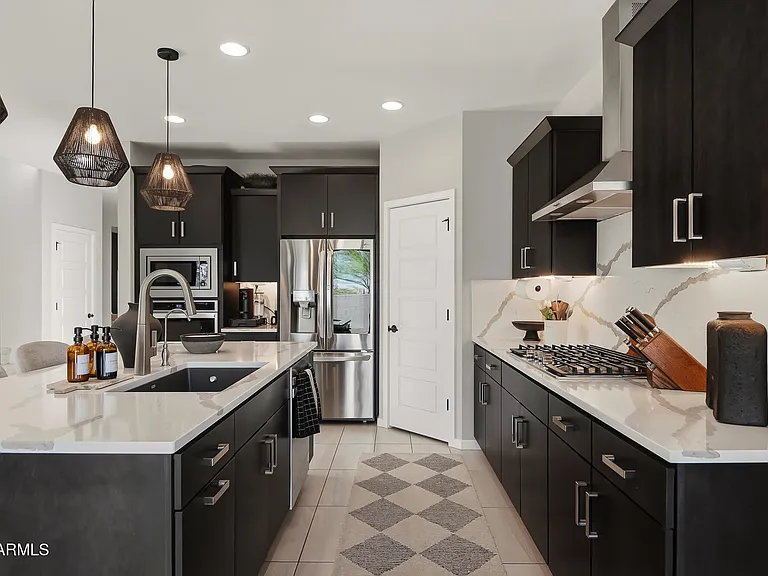 9022 W San Miguel Ave — Photo 2