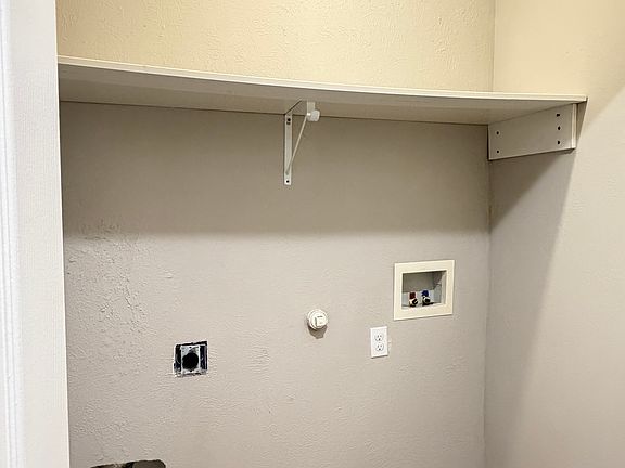 4th image of 1621 Gill St