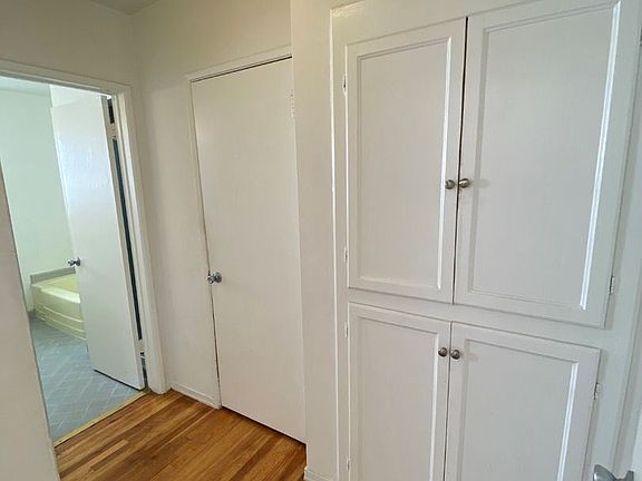 4th image of 1605 N Martel Ave APT 32