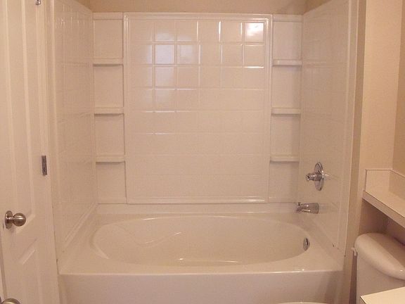 3rd image of 1710 Villa Capri Cir APT 205