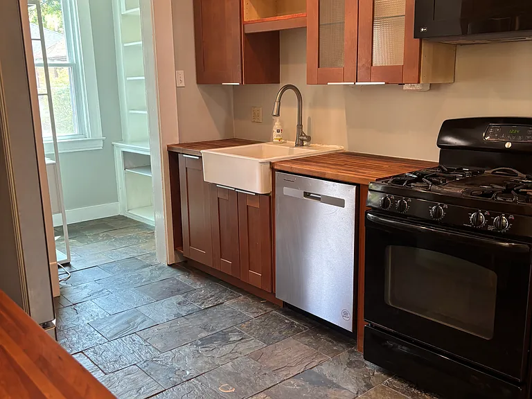 1022 Mellon St — Photo 11