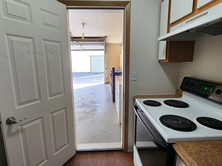 Emerald Pointe — Photo 43