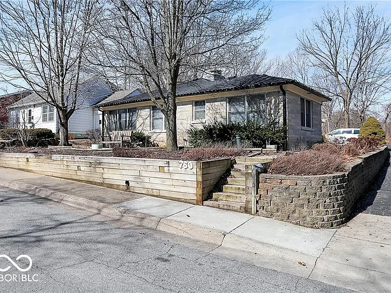 760 W Pine St — Photo 16