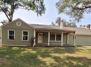 202 W Watt St, El Campo, TX 77437