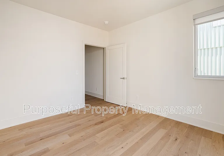 934 Hangar Dr #6 — Photo 25