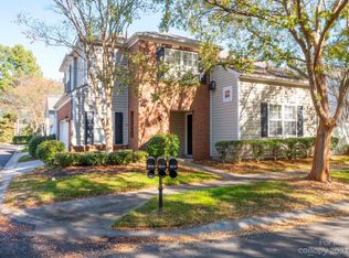 8806 Meadowmont View Dr, Charlotte, NC 28269