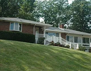 126 Dartmouth Way photo 1