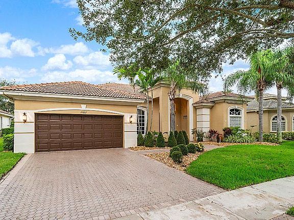 2nd image of 10667 Oak Meadow Ln