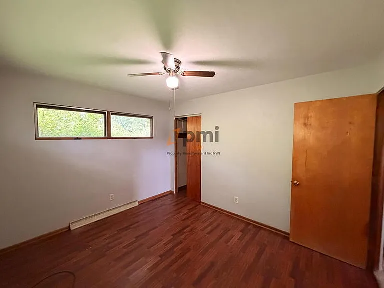 330 E 69th Pl — Photo 8