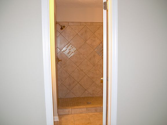 5th image of 4858 Holiday Villa Dr