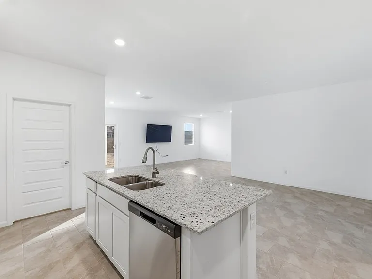 12395 N Pomeroy Ave — Photo 9