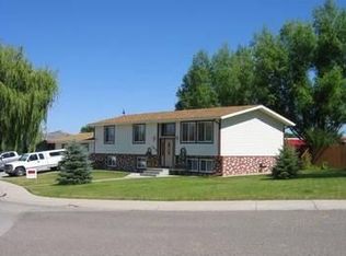 103 Meadowlark Ln, Thermopolis, WY 82443