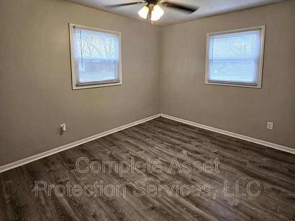 3rd image of 5556 Washington St