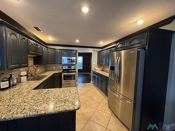 4th image of 108 Adkins Ct