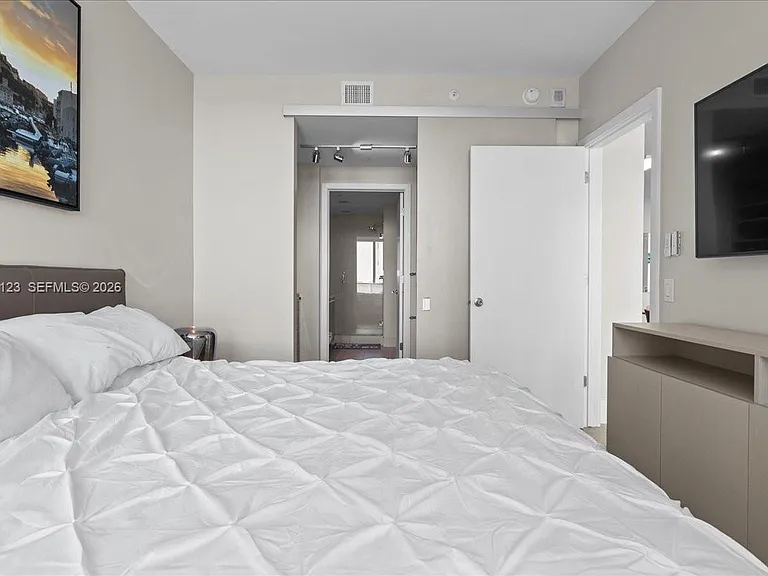 501 NE 31st St #1201 — Photo 24
