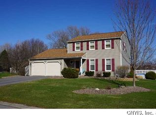 8237 Coconut Tree Dr, Liverpool, NY 13090