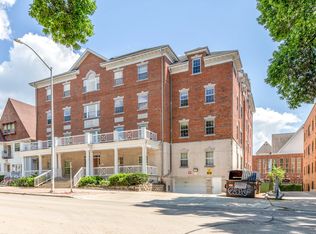 221 Langdon St #406, Madison, WI 53703
