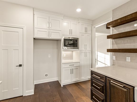 5th image of 42 Whitewood Farm Lot 42