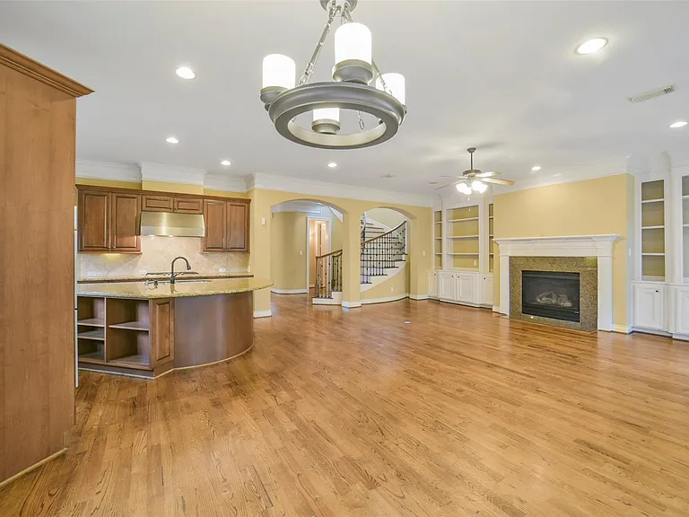 2307 Sheridan St — Photo 20