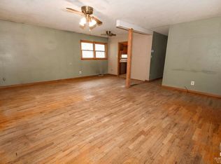 522 Lane St, Clay Center, KS 67432