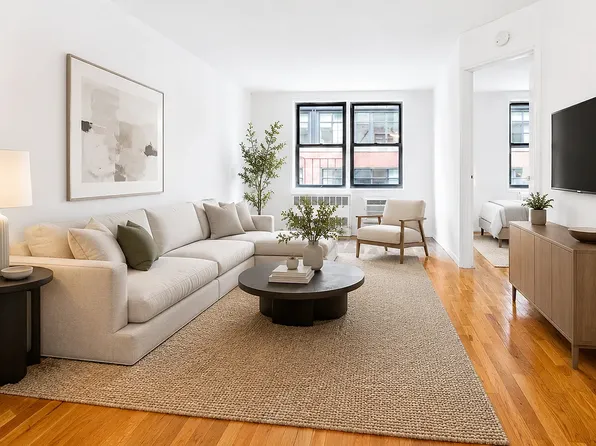 165 Christopher St APT 5U, New York, NY 10014
