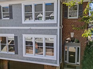 28 S Clay St, Hinsdale, IL 60521