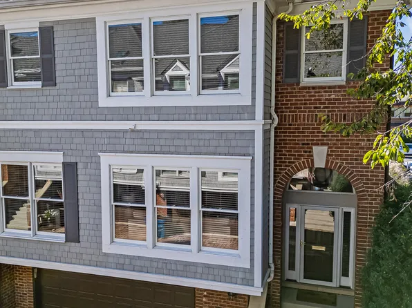 28 S Clay St, Hinsdale, IL 60521