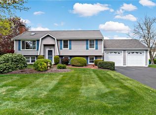 17 Marehaven Dr, Seekonk, MA 02771
