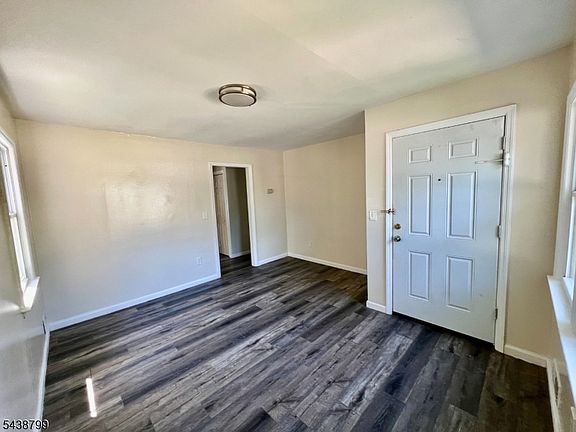 2nd image of 201 E 9th St Floor 1