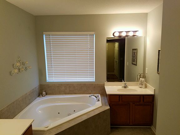 3rd image of 1327 W Tiffany Ct