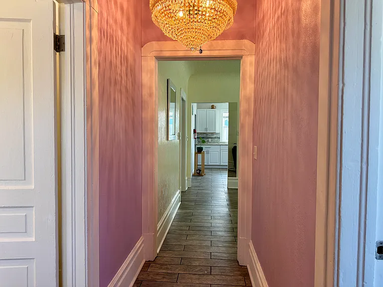 1110 East Ave — Photo 3
