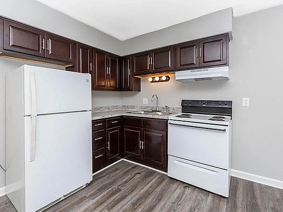 2nd image of 1017 Hillside Ave APT I