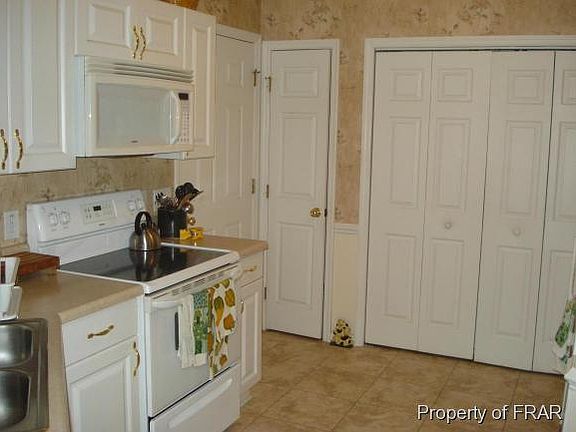 3rd image of 108 Glenalmond Ct