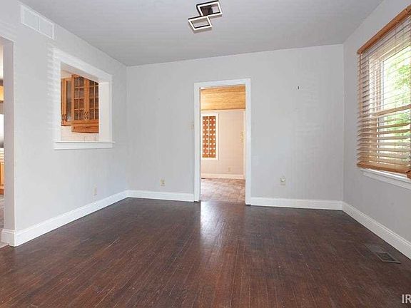 4th image of 1508 Henning Ave