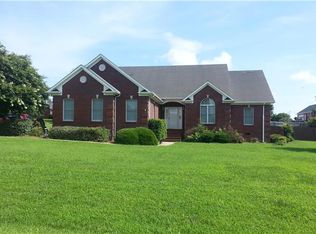 4012 Paradise Dr, Fayetteville, TN 37334