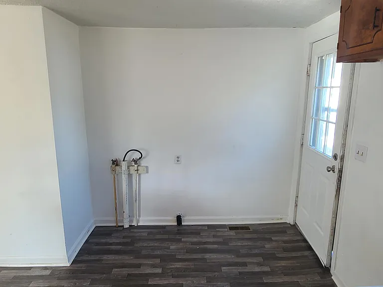 1558 Lucas Bay Rd — Photo 9