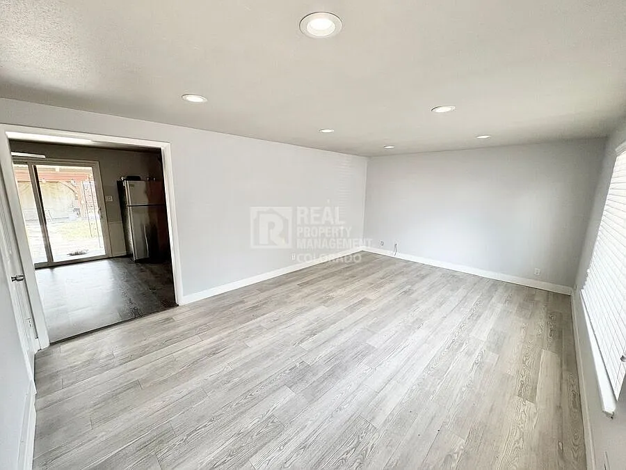 Spacious 3BR Home with Finished Basement, Large Flex Spaces & Fenced Yard in Sunny Vale — Photo 2