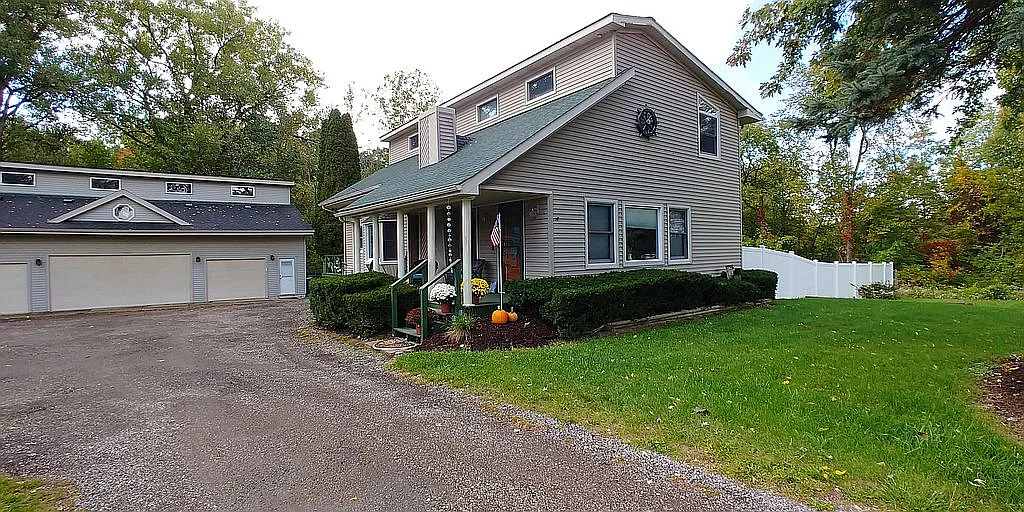 12154 Torrey Rd photo 1