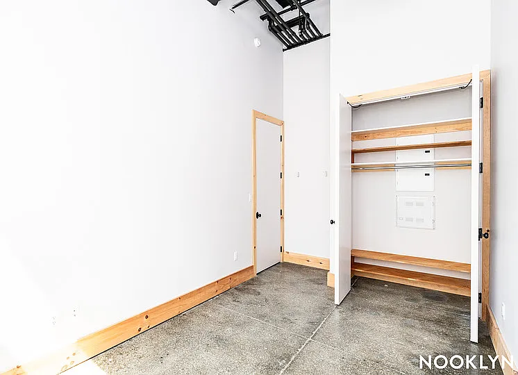 255 18th St #108 — Photo 7