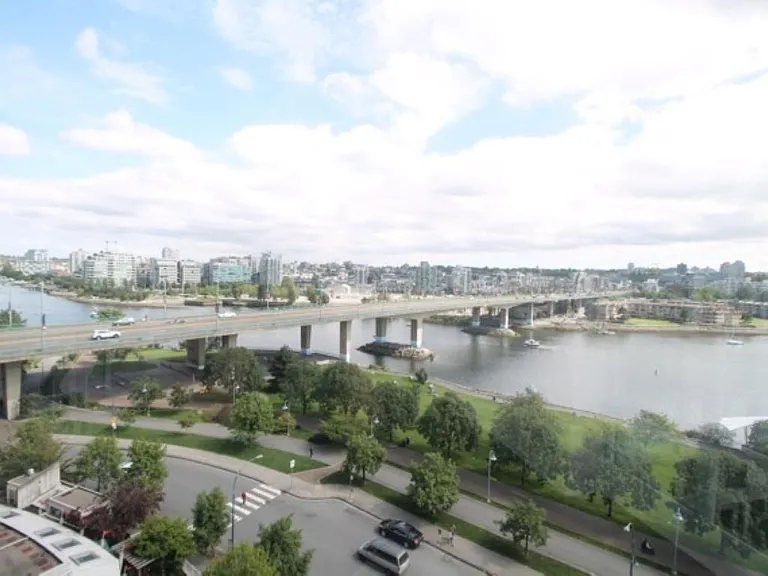 1003 Marinaside Cres #1103 — Photo 10