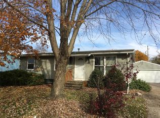 260 Clymer Rd, Hiawatha, IA 52233