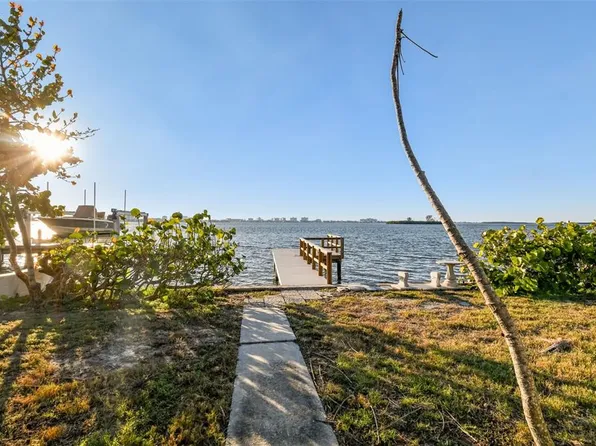 1836 Venetian Point Dr, Clearwater, FL 33755