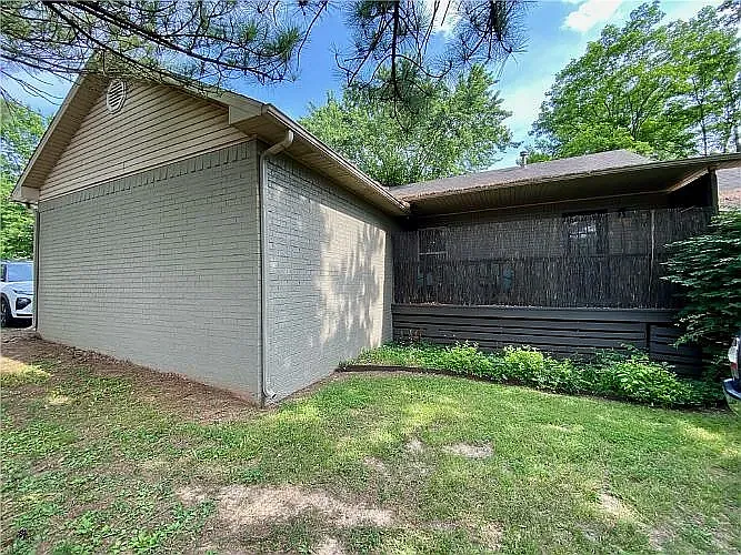 1863 N Hunters Rdg — Photo 16
