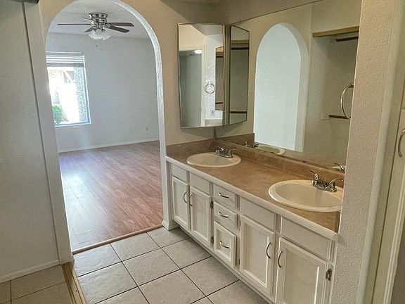 4th image of 839 S WESTWOOD -- #178